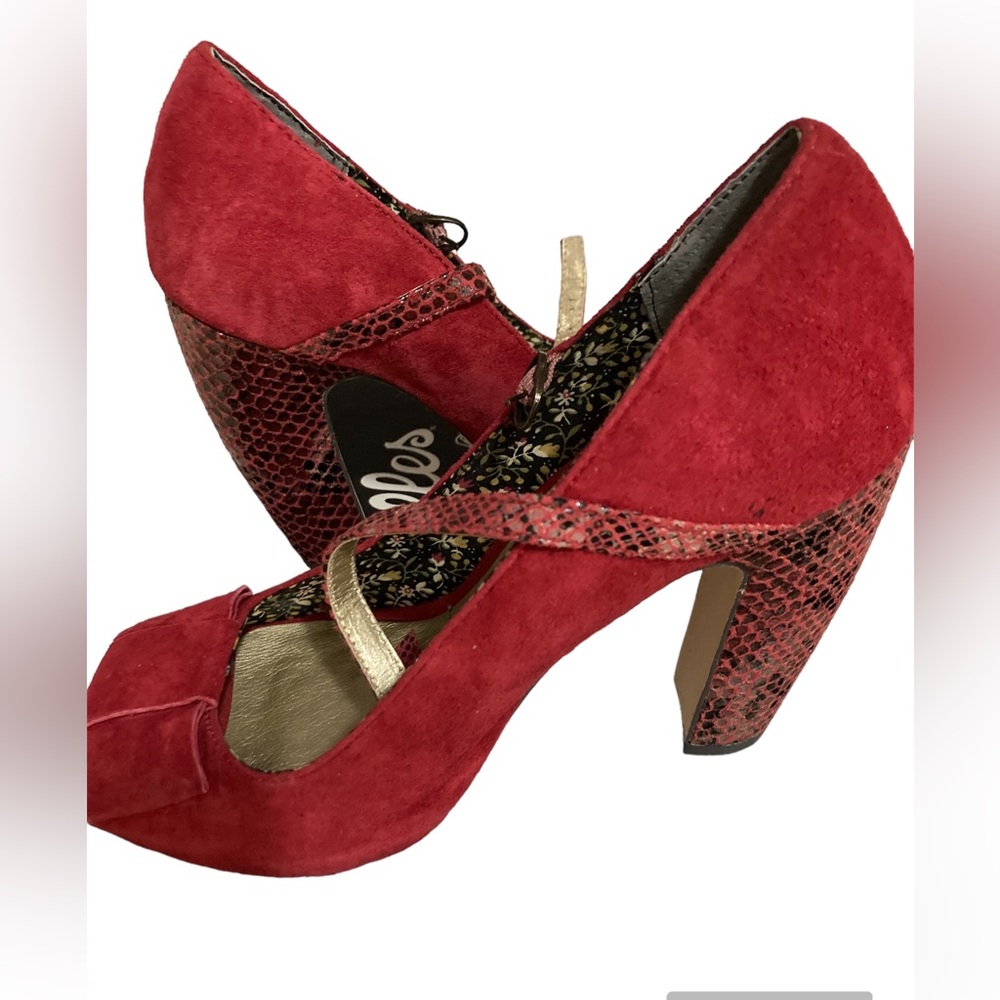 Seychelles red suede heels w/ open toe. New in box. See details.